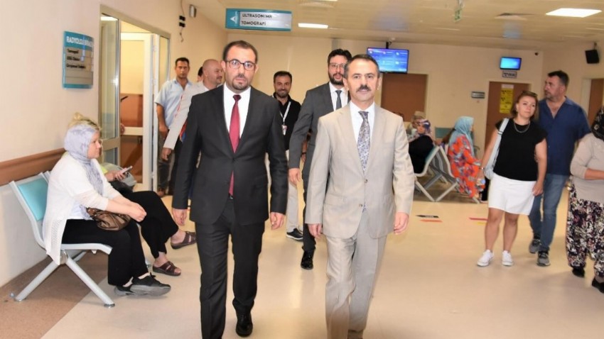 Vali İlhami Aktaş Faaliyete Geçen MR Cihazını İnceledi