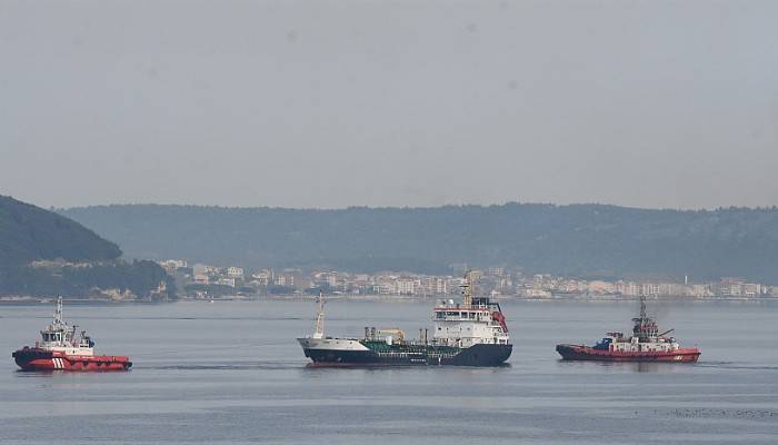 Çanakkale Boğazı'nda akaryakıt tankerinde makine arızası