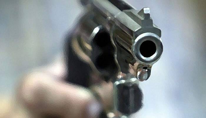 İzmir'de silahlı saldırı: 1'i ağır 2 kişi yaralandı