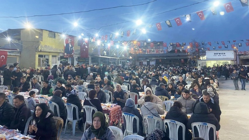 Ayvacık Belediyesi, 18 Mart Şehitleri Anma ve Çanakkale Deniz Zaferi'nin Anlamını İftarla Yaşattı