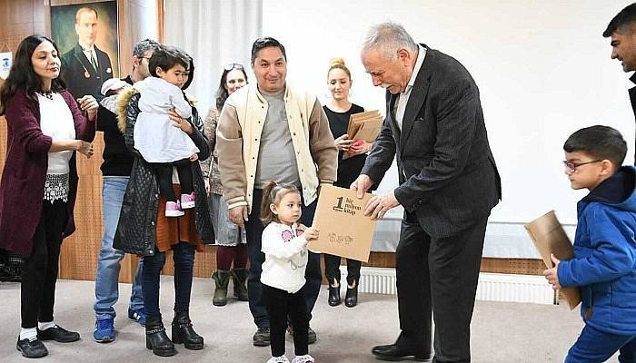 Çanakkale Belediyesinden 1 Milyon Kitap Projesine Destek