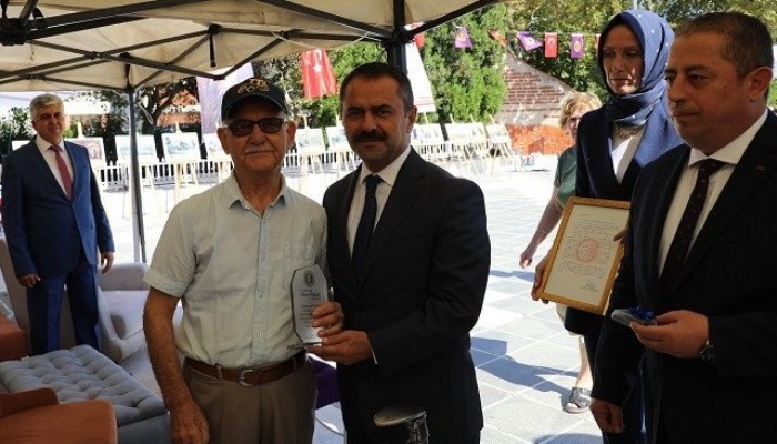 Yılın Ahisi Halil Çelik’e Plaket