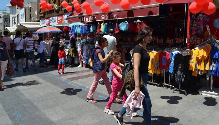 BU YIL BAYRAM ALIŞVERİŞİ ERKEN BAŞLADI