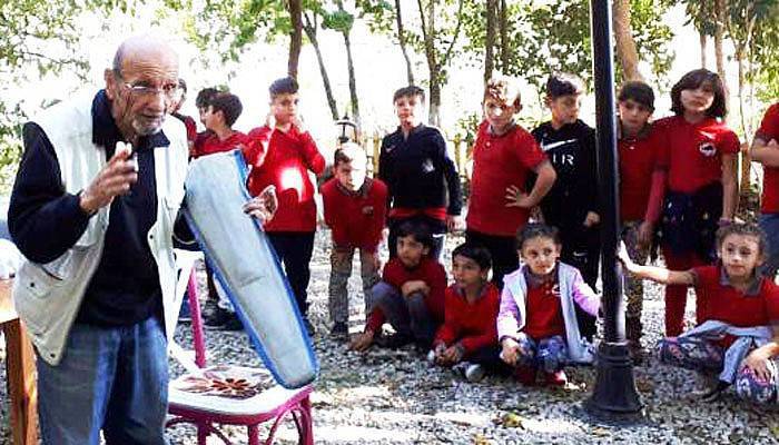 Öğrenciler Türkiye’nin ilk palyaçosu ile buluştular