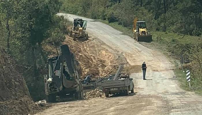 Lapseki'de yol genişletme çalışmaları