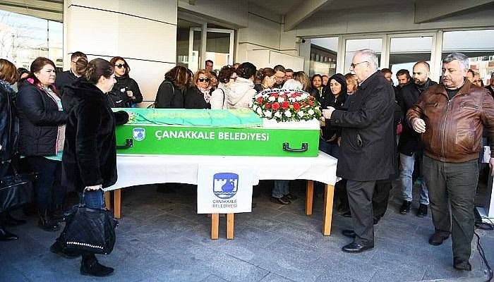 Vefat Eden Eski Belediye Meclis Üyesi İçin Belediye Önünde Tören Düzenlendi