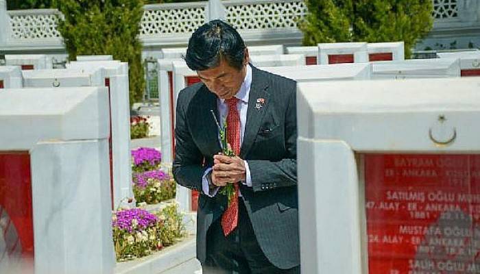 Japon Büyükelçi, Çanakkale Şehitliği'nde