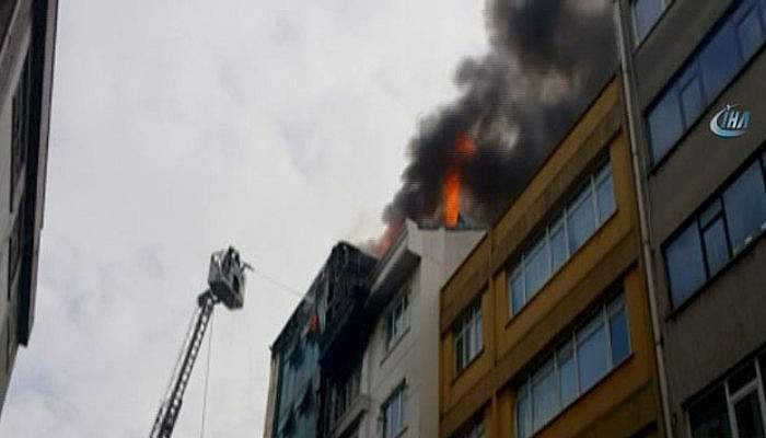 Alüminyum firmasının çatı katında yangın