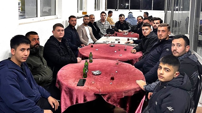 AK Parti Gençlik Kolları, “Mahallede Gencİz” programıyla İsmetpaşa’da gençlerle buluştu