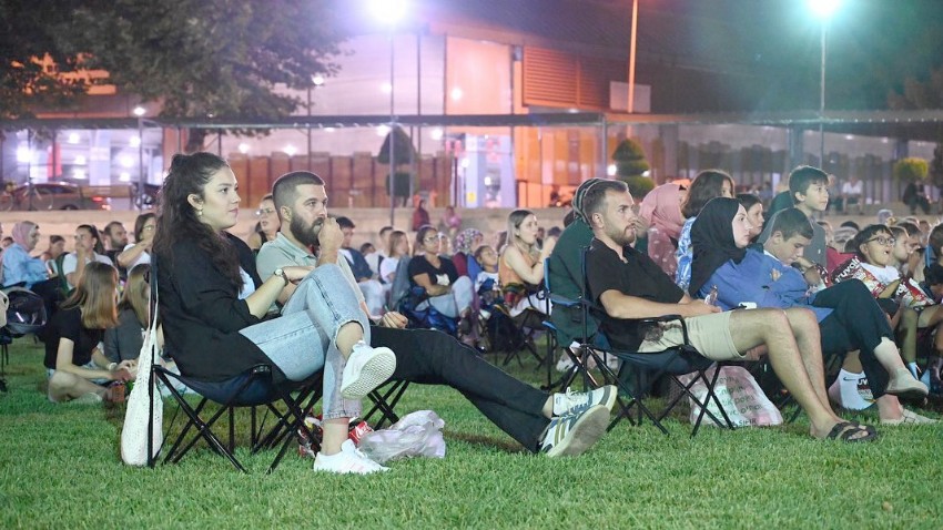 Biga’da Yaz Akşamları Unutulmaz Filmlerle Renklenecek