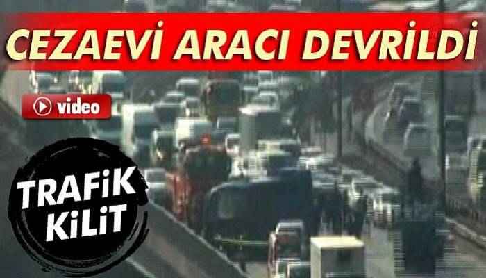  İstanbul Mahmutbey'de cezaevi aracı yan yattı