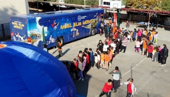 ‘Bilim Otobüsü’ Türkiye Yollarında