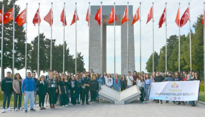 ÇOMÜ Ev Sahipliğinde Şehitlik Gezisi Düzenlendi