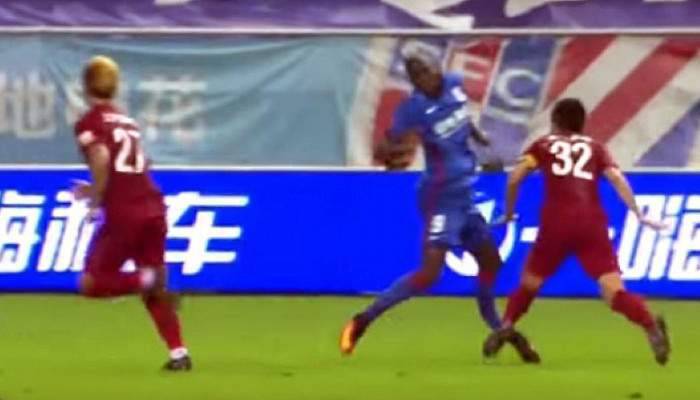 Demba Ba’nın ayağı böyle kırıldı