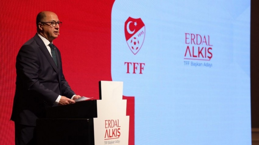 'Türk futbolunu daha yükseklere taşıyacak bir lider olmaya adayım'