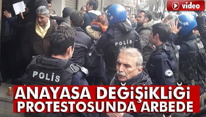  Anayasa değişikliği protestosuna polis müdahalesi 
