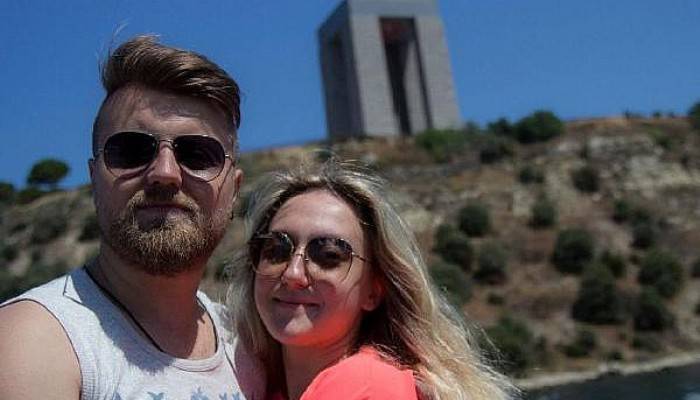 Boğaz turunda sürpriz evlilik teklifi(VİDEO)