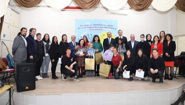 Kaymakam Abacı görme engellileri yalnız bırakmadı