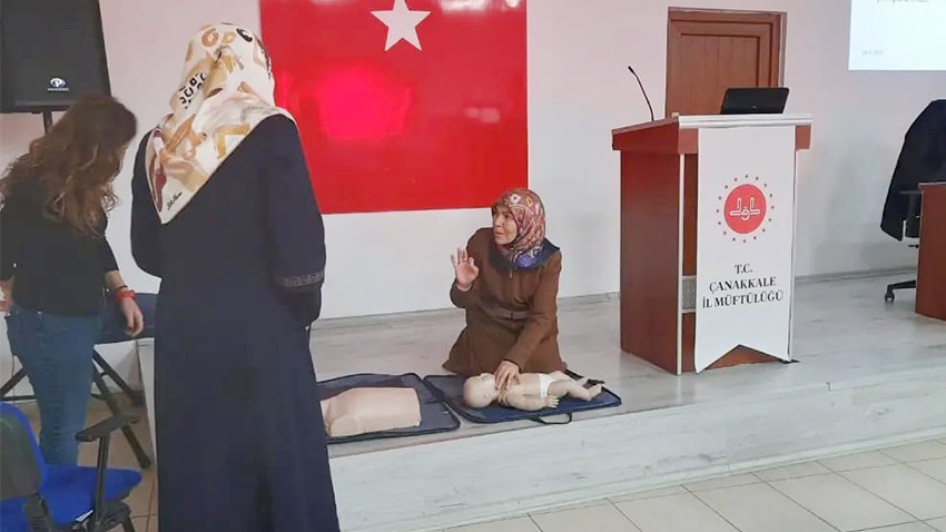 Kur’an Kursunda Öğrencilere İlk Yardım Eğitimi