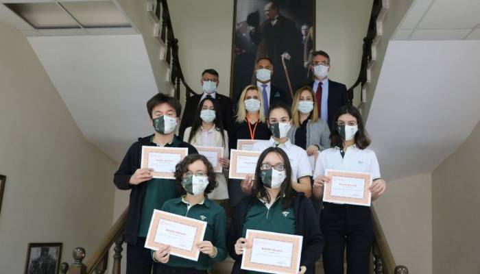 Projeleri İle Çanakkale’yi Temsil Edecek Öğrencilere Teşekkür Belgesi