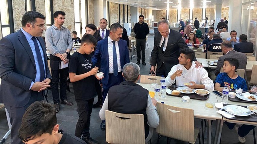 Vali Aktaş, depremzedelerle bir araya geldi