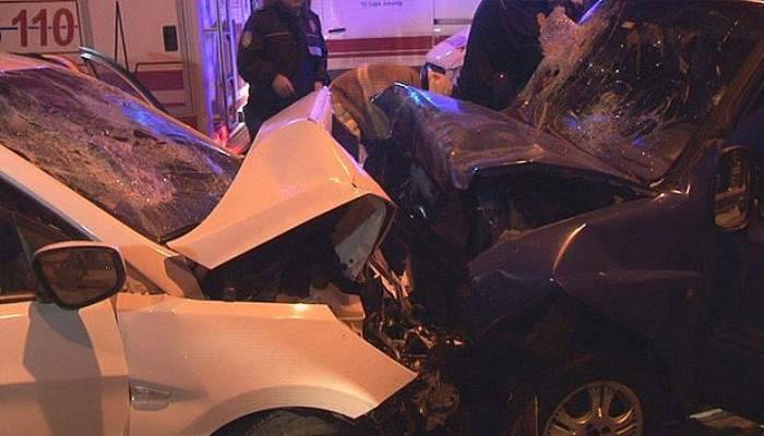  Ters yöne giren otomobil dehşet saçtı: 4 yaralı