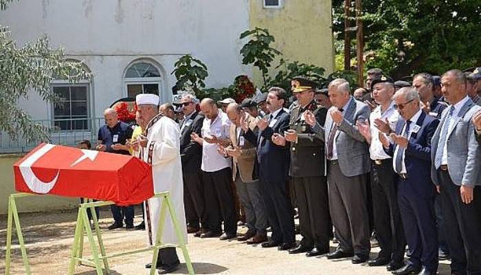 Gelibolu'da Kıbrıs gazisi son yolculuğuna askeri törenle uğurlandı