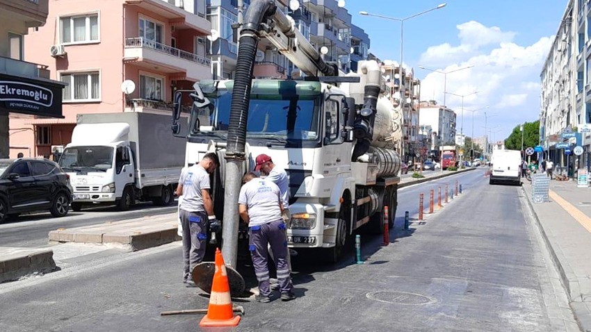 Hat ve Izgara Temizlik Çalışmaları Yürütülüyor