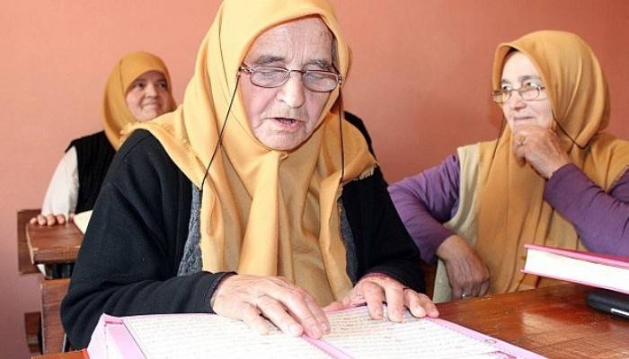 83 yaşında Kur’an-ı Kerim öğrendi