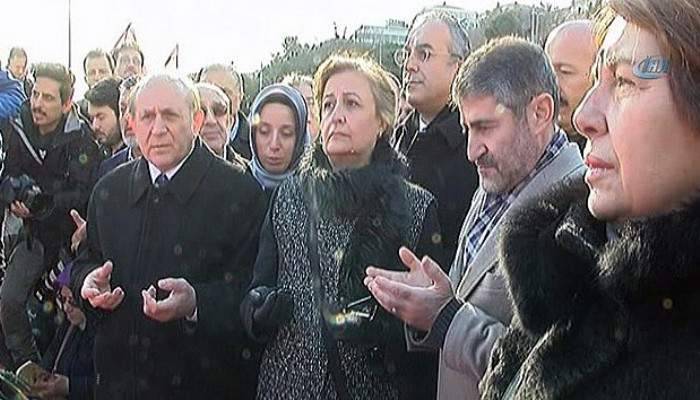 AK Parti İstanbul milletvekilleri Şehitler Tepesi’nde dua etti