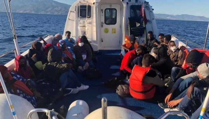 Ayvacık açıklarında Yunanistan'ın ölüme terk ettiği 52 kaçak göçmen kurtarıldı