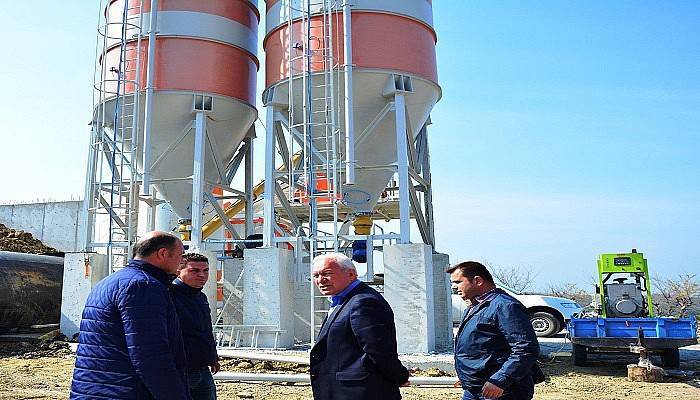  Lapseki'de Beton Santral Çalışmaları Devam Ediyor