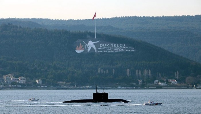 Rus denizaltısı, Marmara Denizi'ne doğru yol aldı (VİDEO)