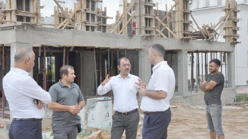 Biga Kaymakamı Erdinç Dolu Kampüs Bölgesi ve Anaokulu İnşaatlarında İncelemelerde Bulundu