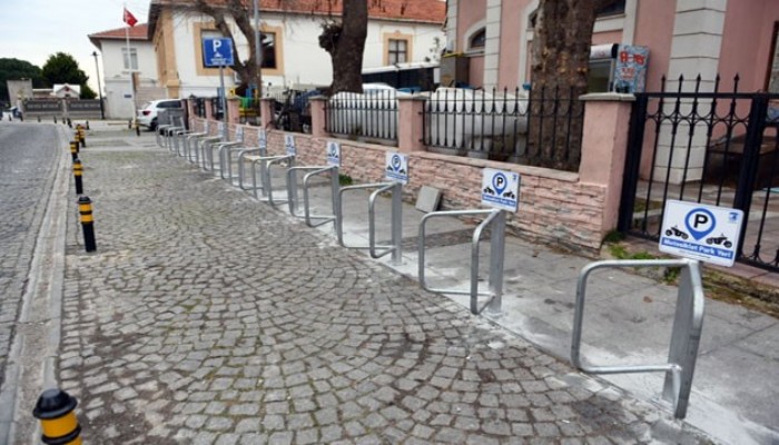 Yalı Caddesi'nde motosiklet parkı oluşturuldu