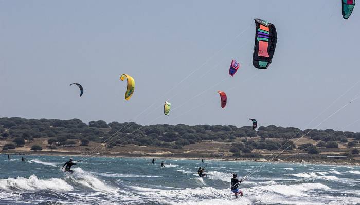 Kite sörf meraklıları Gökçeada’da buluşuyor