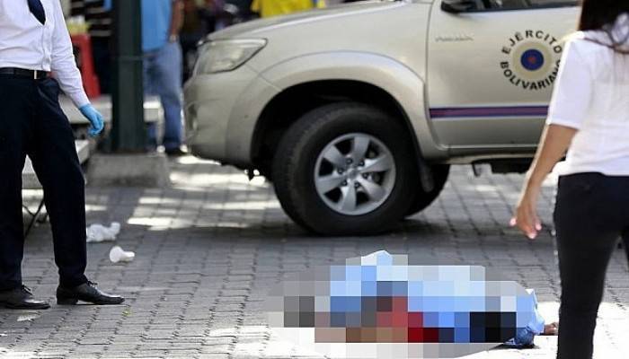  Venezuela’da sokak çocukları 2 askeri öldürdü