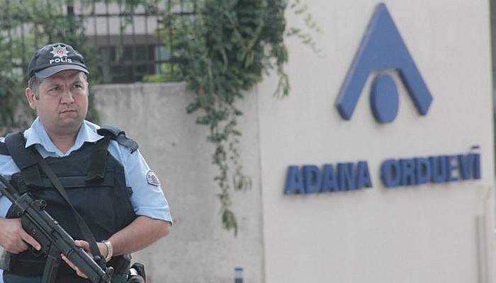 Peçeli erkek alarmı! 