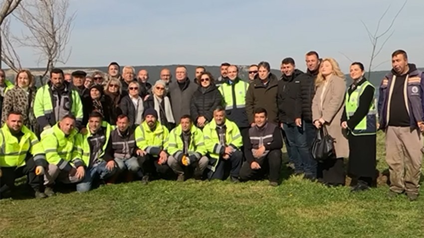 Kepez sahiline yeşil dokunuş: İğde ağaçları toprakla buluştu