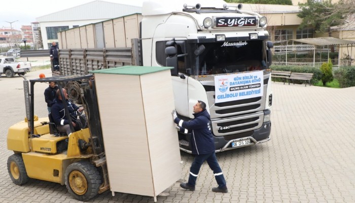 Gelibolu Belediyesi Seyyar Tuvalet ve Yardım Paketleri Deprem Bölgesine Ulaştı