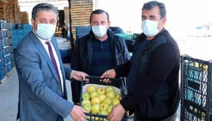STOKLAR ERİTİLECEK, BELEDİYELER DUYARSIZ KALMADI: Bayramiç elmasının belediyelere satışı başladı