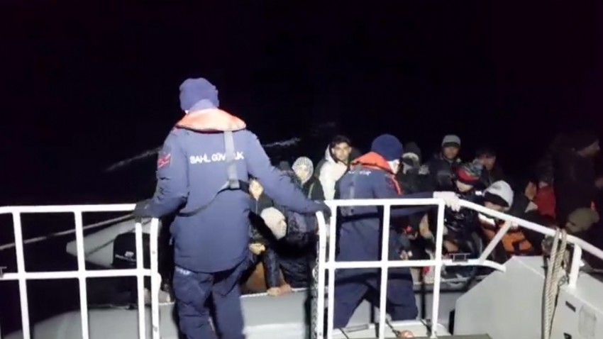54 düzensiz göçmen kurtarıldı