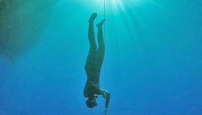 Yeni Yaşına 12000 Metrede Girdi