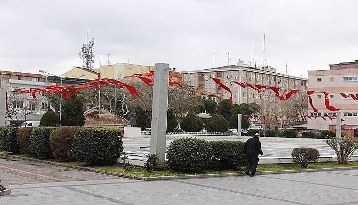 Her yer bayraklarla donatıldı