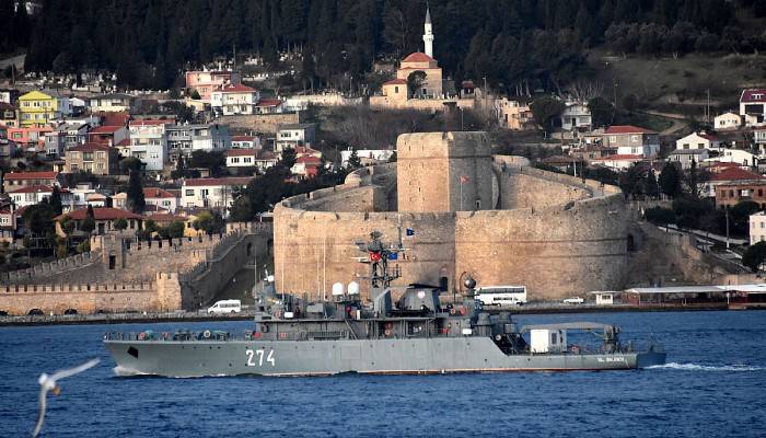 Romanya ve Almanya savaş gemileri geçti (VİDEO)