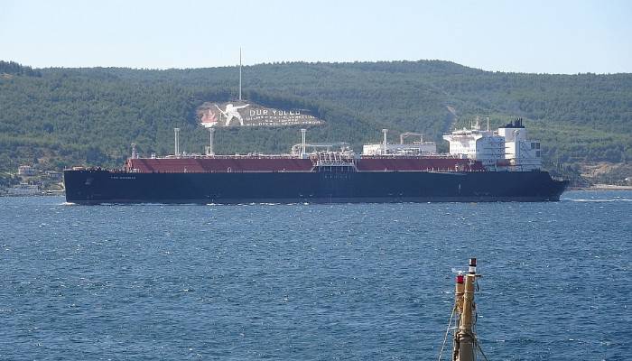290 metrelik dev tanker Çanakkale Boğazını kapattı 