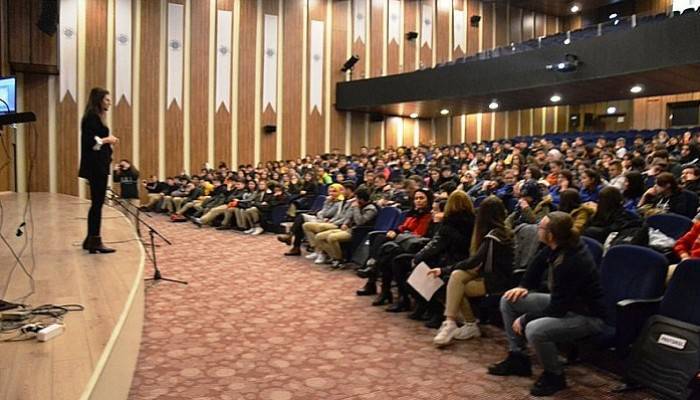 Lise öğrencilerine sağlık beslenme konulu eğitim verildi