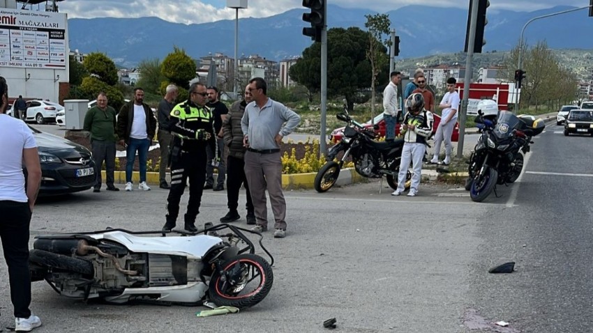 Kamyonla çarpışan motosiklet sürücüsü hayatını kaybetti  