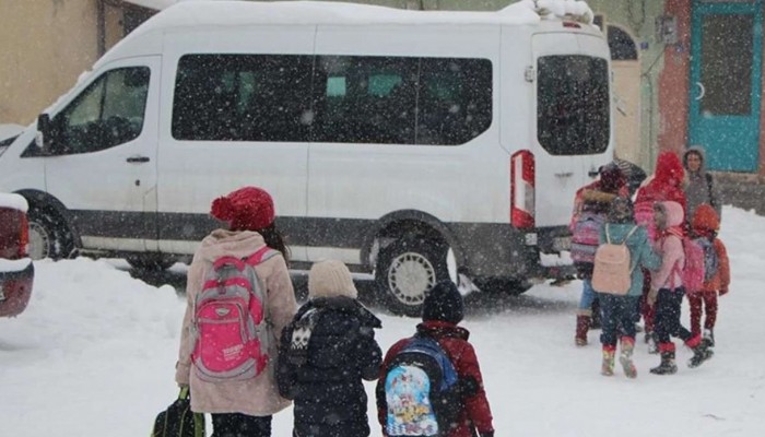 Lapseki'de taşımalı eğitime kar tatili!