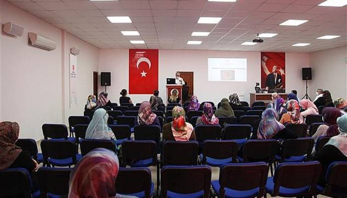 Kuran Kursu Öğrencilerine Seminer Verildi